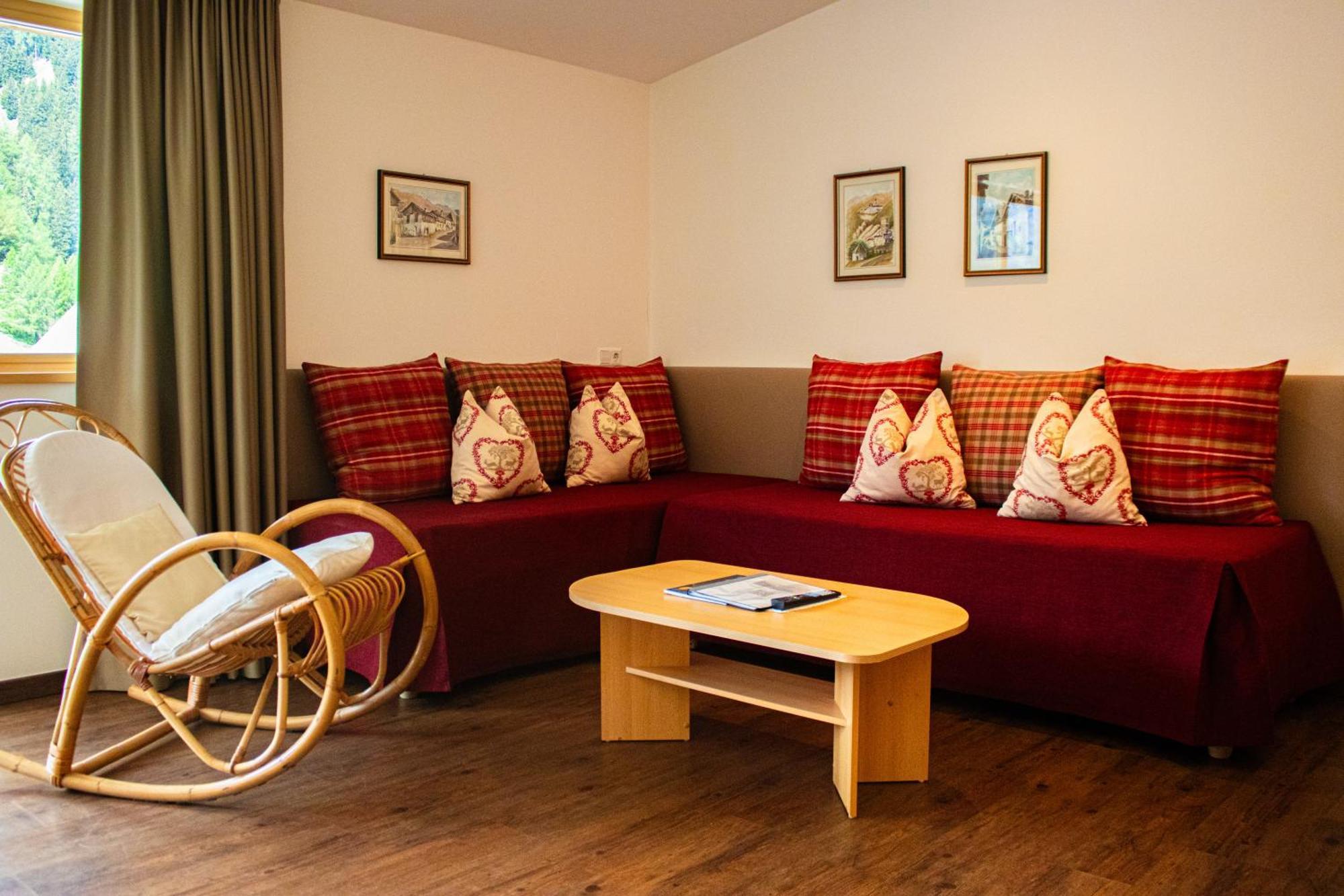 Garni Apparthotel St Valentin St. Valentin auf der Haid Exteriör bild